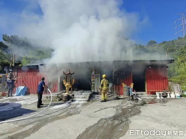 ▲▼基隆中山區文明路宮廟火警。(圖/記者郭世賢翻攝)