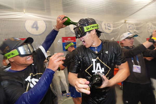 ▲道奇香檳派對。(圖/達志影像/美聯社)