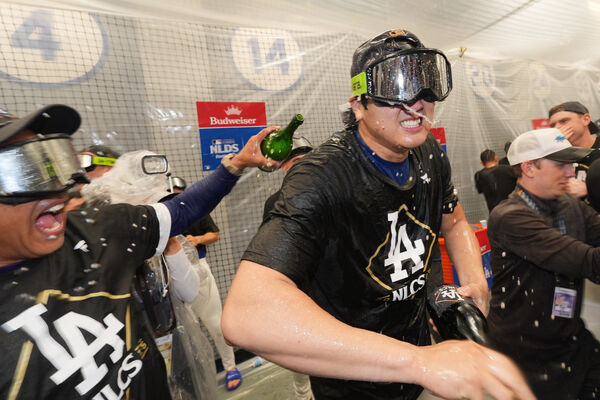 ▲道奇香檳派對。(圖/達志影像/美聯社)