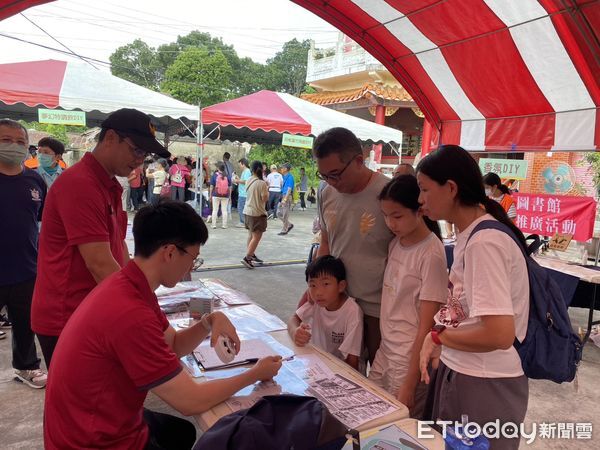 ▲台南龍崎區「深入崎境,尋龍祕境」社區營造成果展結合防災宣導,吸引眾多民眾參與。(記者林東良翻攝,下同)