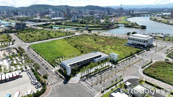 ▲▼輝達相中北士科T17、18基地作為海外總部選址,但與北市府、新光人壽的協商卡關。台北市政府提供北士科T12基地作為備案選擇,希望把輝達海外總部留在台北市。圖為北士科T12基地空拍。(圖/記者湯興漢攝)