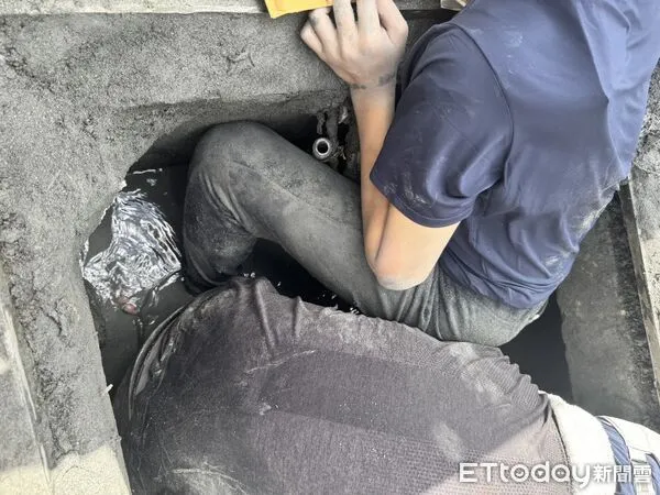 ▲▼ 花蓮縣光復鄉男子腳遭卡水溝 消防即刻搶救協助脫困送醫 。(圖/記者王兆麟翻攝)