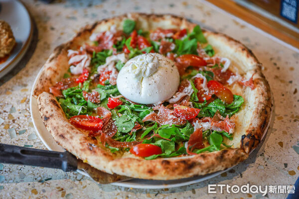 ▲▼越南峴港Pizza 4Ps。(圖/記者蔡玟君攝)