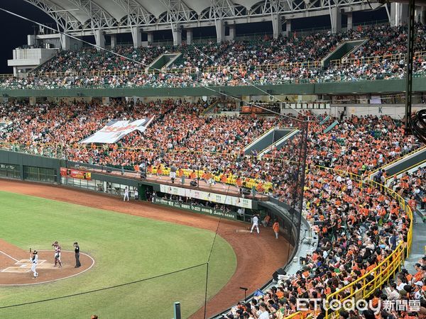 ▲▼ 季後挑戰賽G1,澄清湖棒球場 。(圖/記者王真魚攝)