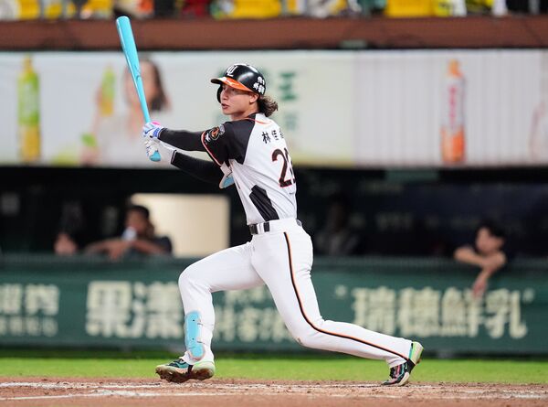 ▲統一獅陳傑憲、林佳緯、獅帝芬。(圖/統一獅提供)