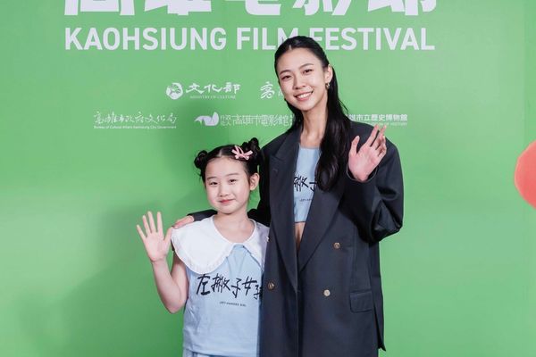 ▲《左撇子女孩》導演鄒時擎,攜演員馬士媛、葉子綺(Nina)及夏騰宏出席台灣首映。(圖/高雄電影節提供)