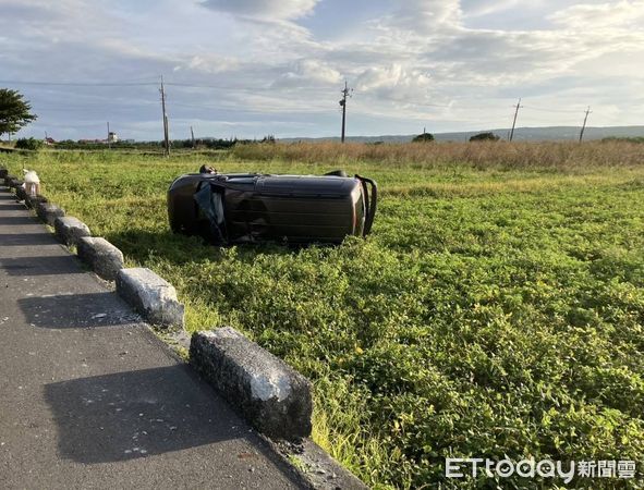 ▲恆春鎮仁保路交通事故。(圖/民眾提供)