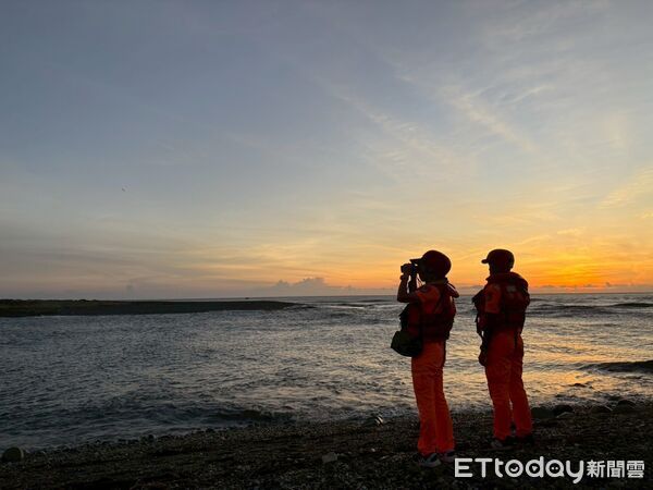 ▲▼海巡東部分署啟動岸、海聯合機制及警消前往救援,並申請空勤總隊空域搜救。(圖/海巡東部分署提供,下同)