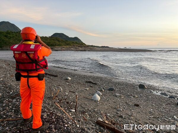 ▲▼海巡東部分署啟動岸、海聯合機制及警消前往救援,並申請空勤總隊空域搜救。(圖/海巡東部分署提供,下同)