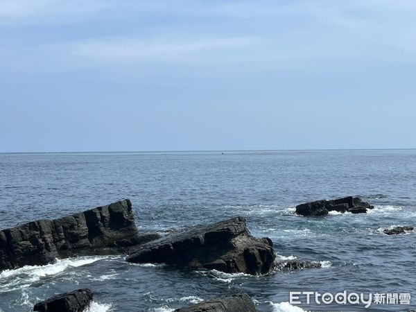 ▲▼ 新北市貢寮區萊萊磯釣場附近海域驚傳3名潛水客失聯。(圖/記者郭世賢翻攝,下同)