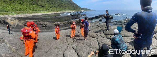 ▲▼ 新北市貢寮區萊萊磯釣場3名潛水客一度失聯,所幸被漁船救起。(圖/記者郭世賢翻攝,下同)