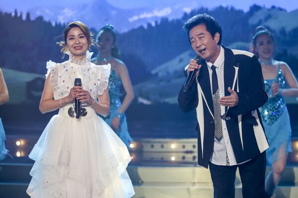 ▲陽帆(右)抱怨被吳欣達「摸光光」。(圖/民視提供)