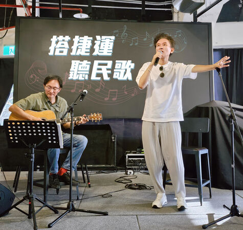 ▲▼ 「吉他詩人」董運昌和萬芳合體彩排。(圖/新視紀整合行銷提供),「吉他詩人」董運昌多次獲得金曲獎肯定,更是業界吉他大師,蘇來、靳鐵章、萬芳