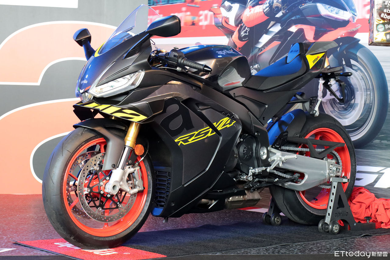 ▲51.9萬起!Aprilia「旗艦+中量級跑車重機」登台 GP級大翅膀上身。(圖/記者張慶輝攝)