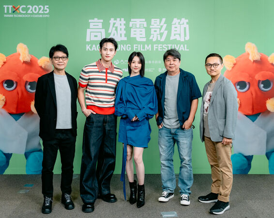 ▲《人浮於愛》原著侯文詠、導演徐輔軍、製作人柯俋森與演員邵雨薇、范少勳。(圖/高雄電影節提供)