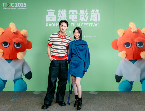 ▲《人浮於愛》原著侯文詠、導演徐輔軍、製作人柯俋森與演員邵雨薇、范少勳。(圖/高雄電影節提供)