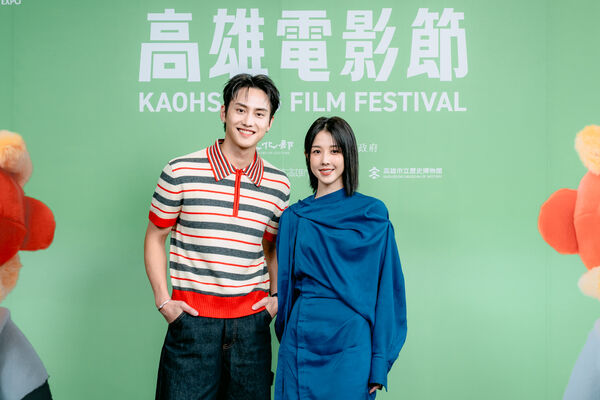 ▲《人浮於愛》原著侯文詠、導演徐輔軍、製作人柯俋森與演員邵雨薇、范少勳。(圖/高雄電影節提供)