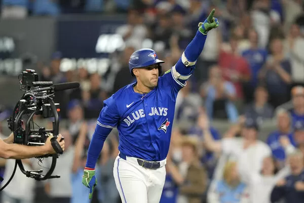 ▲▼藍鳥史普林格。(圖/路透)