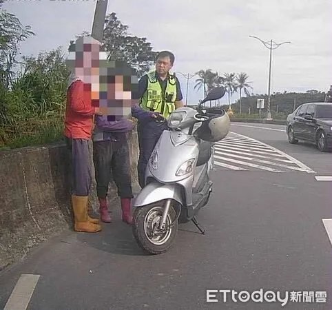 ▲知本警關懷婦人貼心護送返家。(圖/記者楊晨東翻攝)