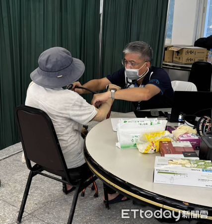 ▲▼花蓮光復鄉衛生所接手成為臨時衛生所並開設中西醫合療門診及安心關懷站。(圖/花蓮衛生局提供,下同)