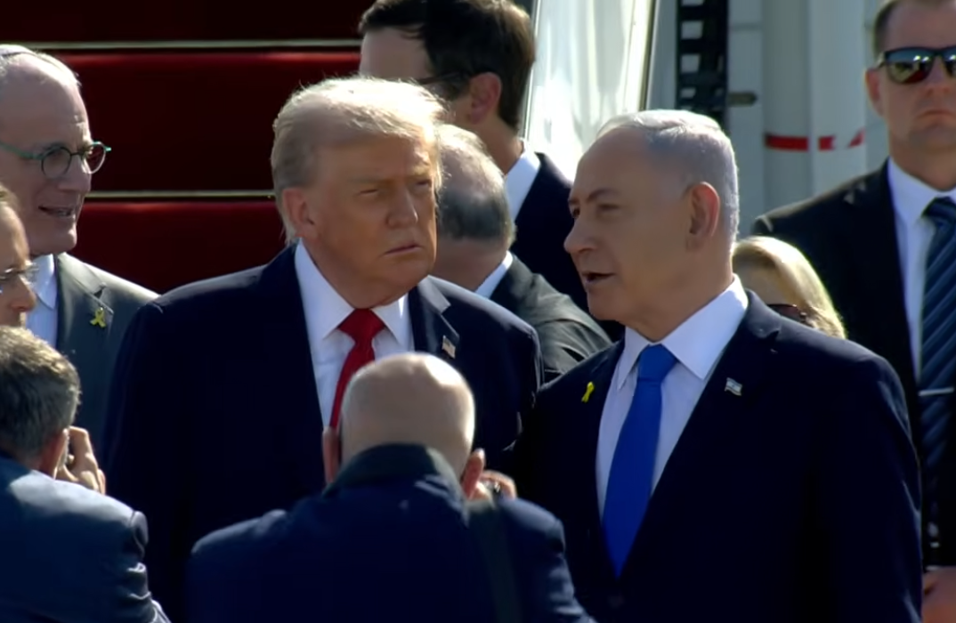 ▲▼美國總統川普抵達以色列,以色列總理納坦雅胡親自迎接。 。(圖/翻攝自YouTube/IsraeliPM