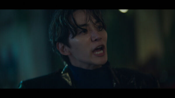 ▲▼ 每晚幫爸爸刷皮鞋!2PM李俊昊父驟逝 《颱風商社》最後一幕太催淚。(圖/翻攝自Netflix)