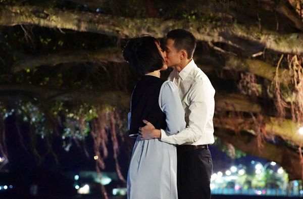 ▲盧彥澤在《寶島西米樂 傳承》與何宜珊有吻戲。(圖/台視提供)