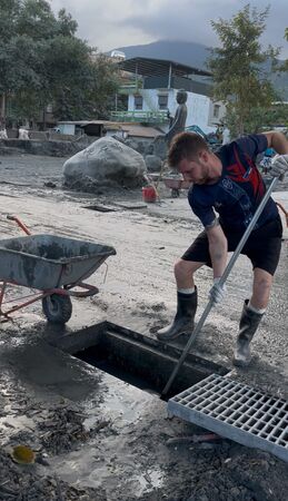 Hew連日到光復鄉救災。(翻攝Threads/@hewwanders)