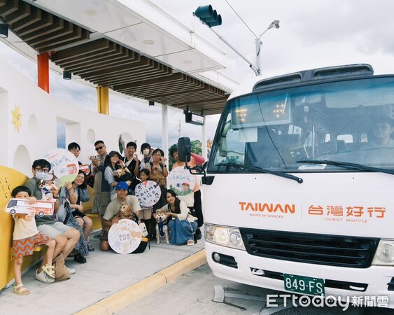 ▲西拉雅風管處推出「毛孩趣旅行」活動,邀請毛爸毛媽搭乘台灣好行出遊。(記者林東良翻攝,下同)