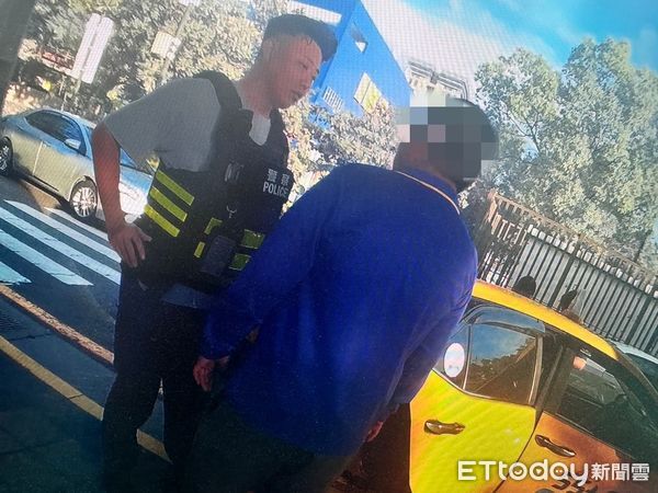 ▲機警運將報案協助警方逮捕詐騙車手。(圖/中壢警分局提供、下同)