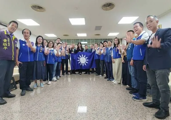 ▲鄭麗文拜會桃園市議會邱奕勝公開力挺