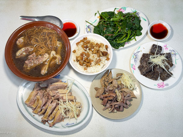 ▲▼雲林斗南40年老字號「圓環當歸鴨」!在地人激推溫潤藥膳當歸鴨麵線。(圖/部落客VIVIYU提供)