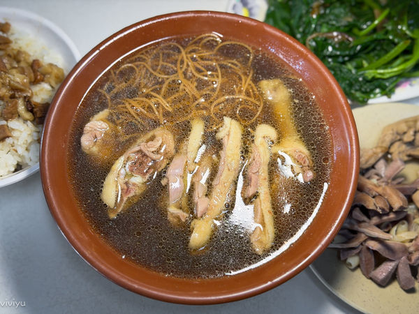 ▲▼雲林斗南40年老字號「圓環當歸鴨」!在地人激推溫潤藥膳當歸鴨麵線。(圖/部落客VIVIYU提供)