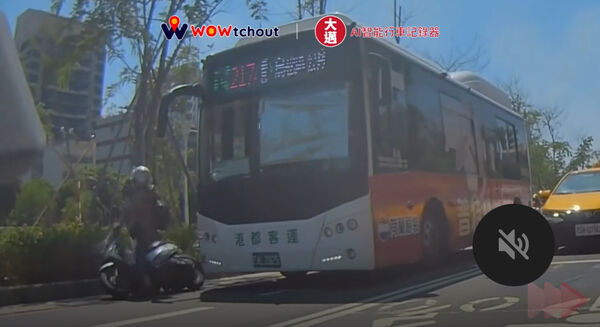 ▲▼左營車禍 。(圖/翻攝WoWtchout - 地圖型行車影像分享平台)