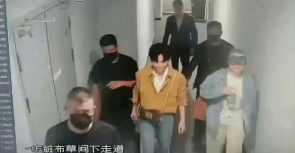 ▲梓瑜又捲入爭議。(圖/翻攝自微博)