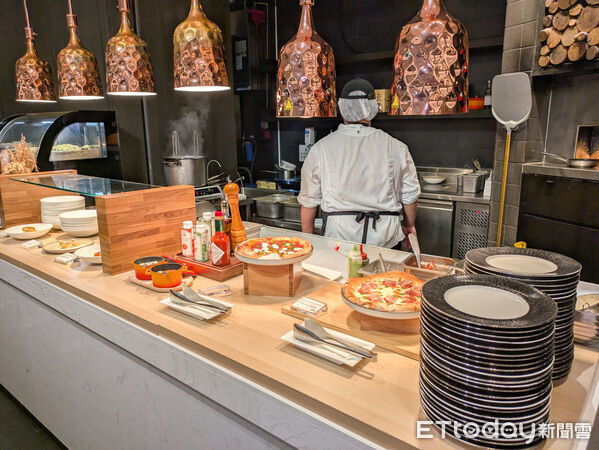 ▲探索廚房改裝必吃菜色一次看。(圖/記者黃士原攝)