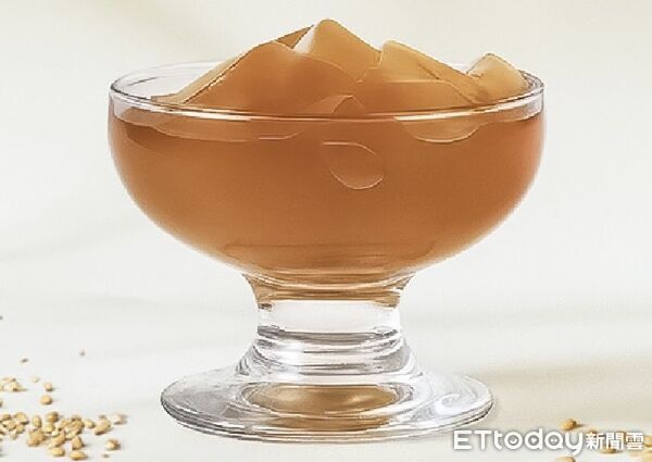 ▲▼可不可熟成紅茶推出全新配料「榛果蕎麥凍」 、加碼開賣升級版「白玉蕎麥凍珈琲冰淇淋」。(圖/可不可熟成紅茶提供)