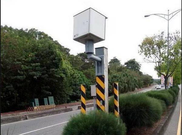 ▲彰化縣今年固定測速桿由東外環2.2K蟬聯冠軍。(圖/警方提供)