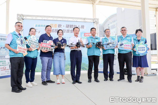 ▲▼ 嘉義縣財稅局全國首創無人機國產軟硬體去紅色鏈查核稅籍 。(圖/記者翁伊森攝)