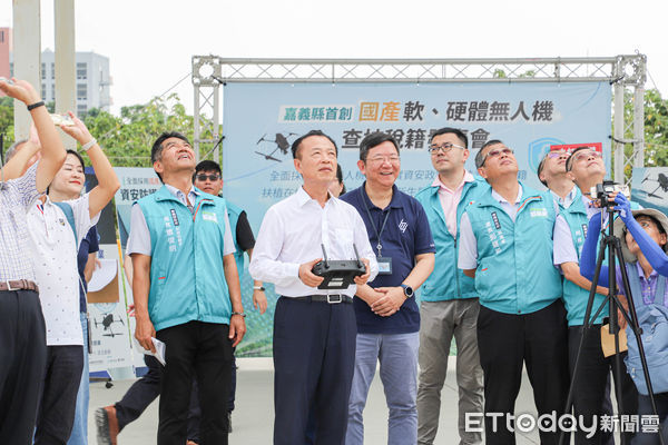 ▲▼ 嘉義縣財稅局全國首創無人機國產軟硬體去紅色鏈查核稅籍 。(圖/記者翁伊森攝)