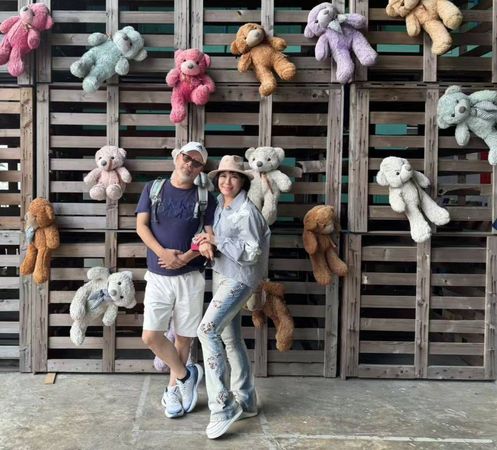 ▲班鐵翔和妻子Celine受邀同遊台南西門市場。(圖/Cherry提供)