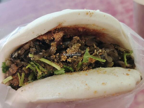 ▲▼阿萬油飯。(圖/部落客WISELY’S 拍拍照寫寫字授權提供)