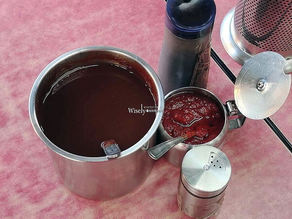 ▲▼阿萬油飯。(圖/部落客WISELY’S 拍拍照寫寫字授權提供)