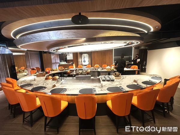 ▲火鍋連鎖品牌馬辣集團首度跨足鐵板燒市場,推出全新品牌「初海和牛鐵板燒」。(圖/馬辣提供)