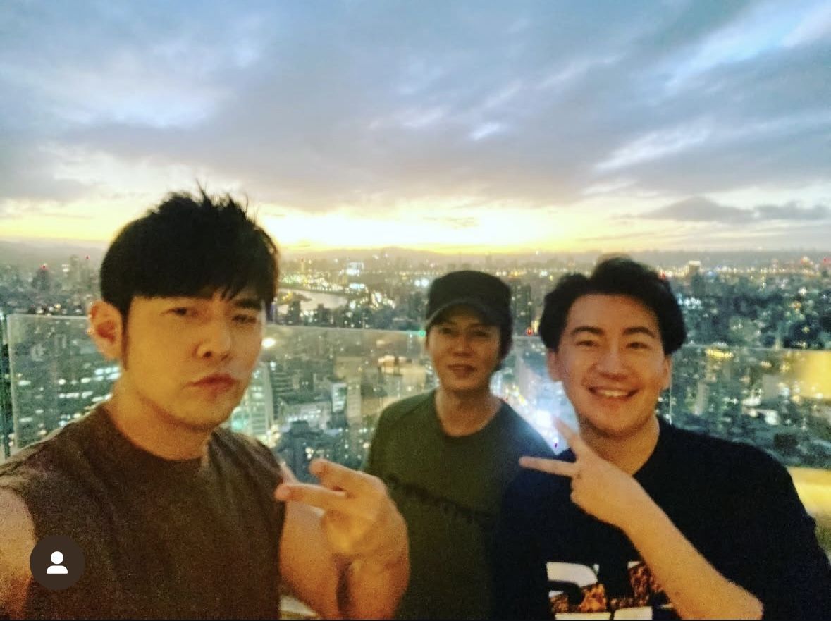 ▲▼周杰倫遭疑和「小夥伴」魔術師蔡威澤關係生變。(圖/翻攝周杰倫IG)