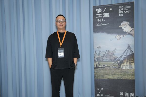 ▲2025台灣國際民族誌影展,(左起)勒嘎舒米導演、影展策展人施永德、導演阿尼班杜塔、阿努帕瑪辛尼瓦桑、影展主席林浩立、影展大使沈可尚。(圖/台灣民族誌影展提供)