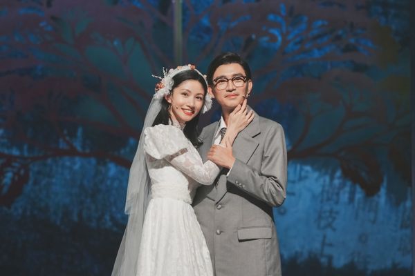 ▲舞台劇《你的故事我的夢》隋棠、李千娜、曾少宗、林雨宣、莊凱勛、湯志偉、周丹薇。(圖/寬宏提供)