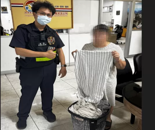 ▲內埔警方幫劉女找回衣物。(圖/記者陳崑福翻攝)