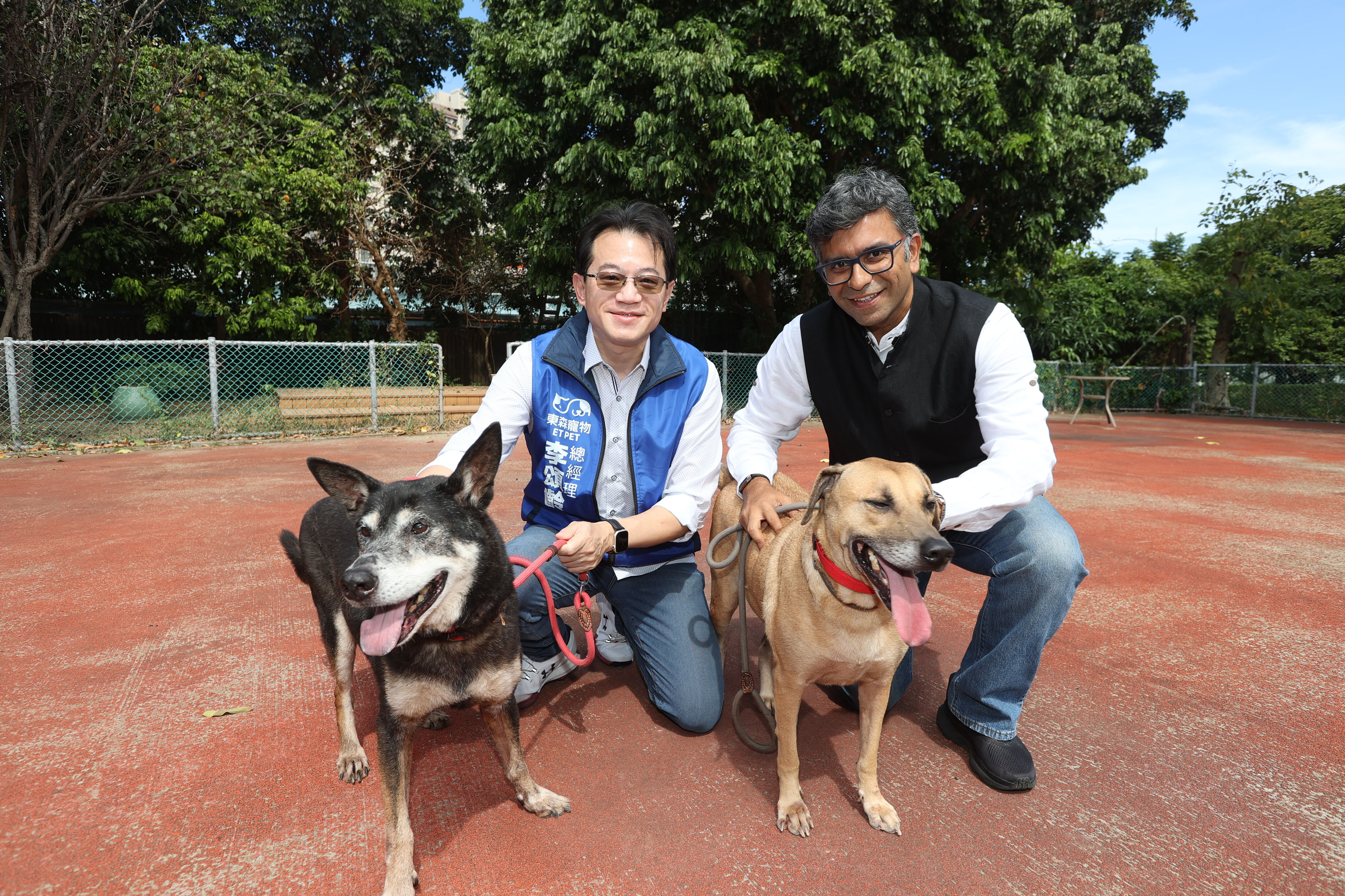 ▲▼ 東森寵物捐飼料新北市流浪動物之家 。(圖/記者徐文彬攝)