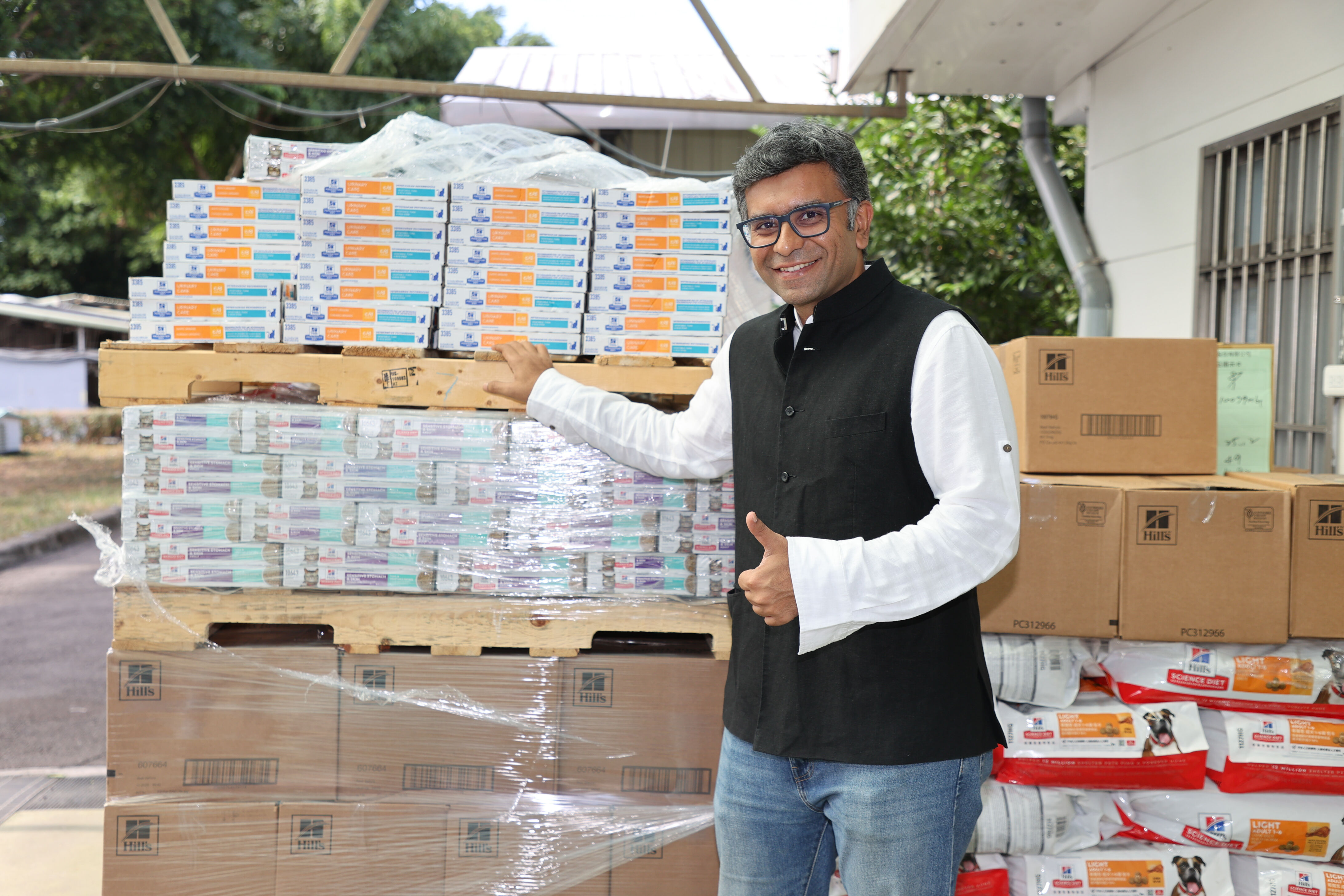 ▲▼ 東森寵物捐飼料新北市流浪動物之家 。(圖/記者徐文彬攝)